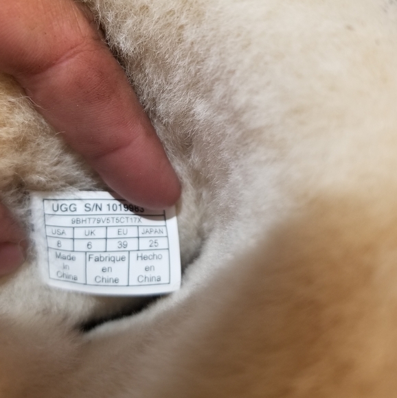 Ugg boots never worn - Picture 6 of 6